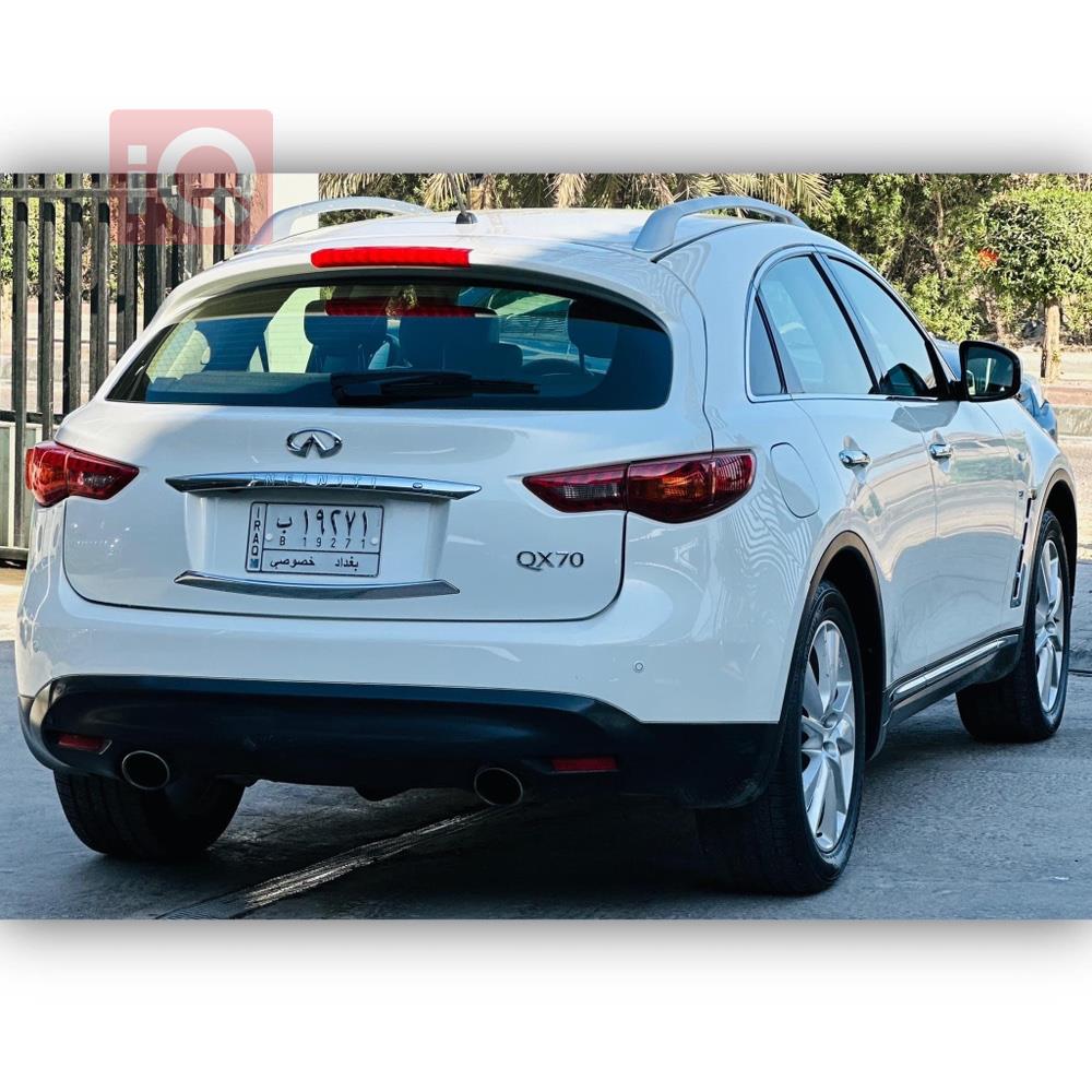 انفنتي QX70